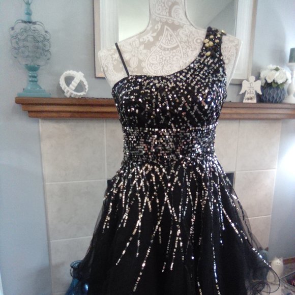 Dave & Johnny Dresses & Skirts - Prom/Salsa Dress